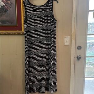 Mlle Gabrielle Black and White Wave Pattern Midi Dress